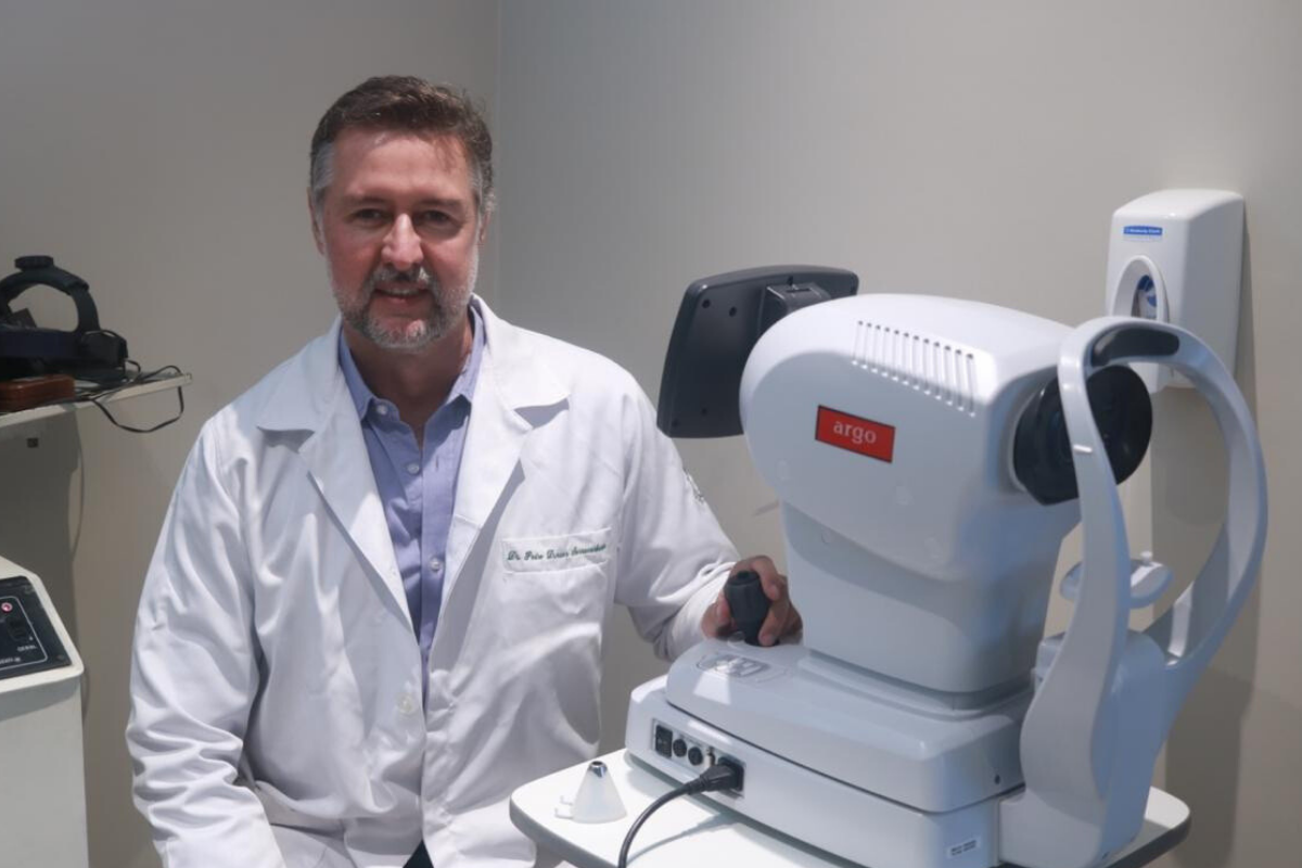 Dr. Pedro Serracarbassa - Oftalmologista em Moema